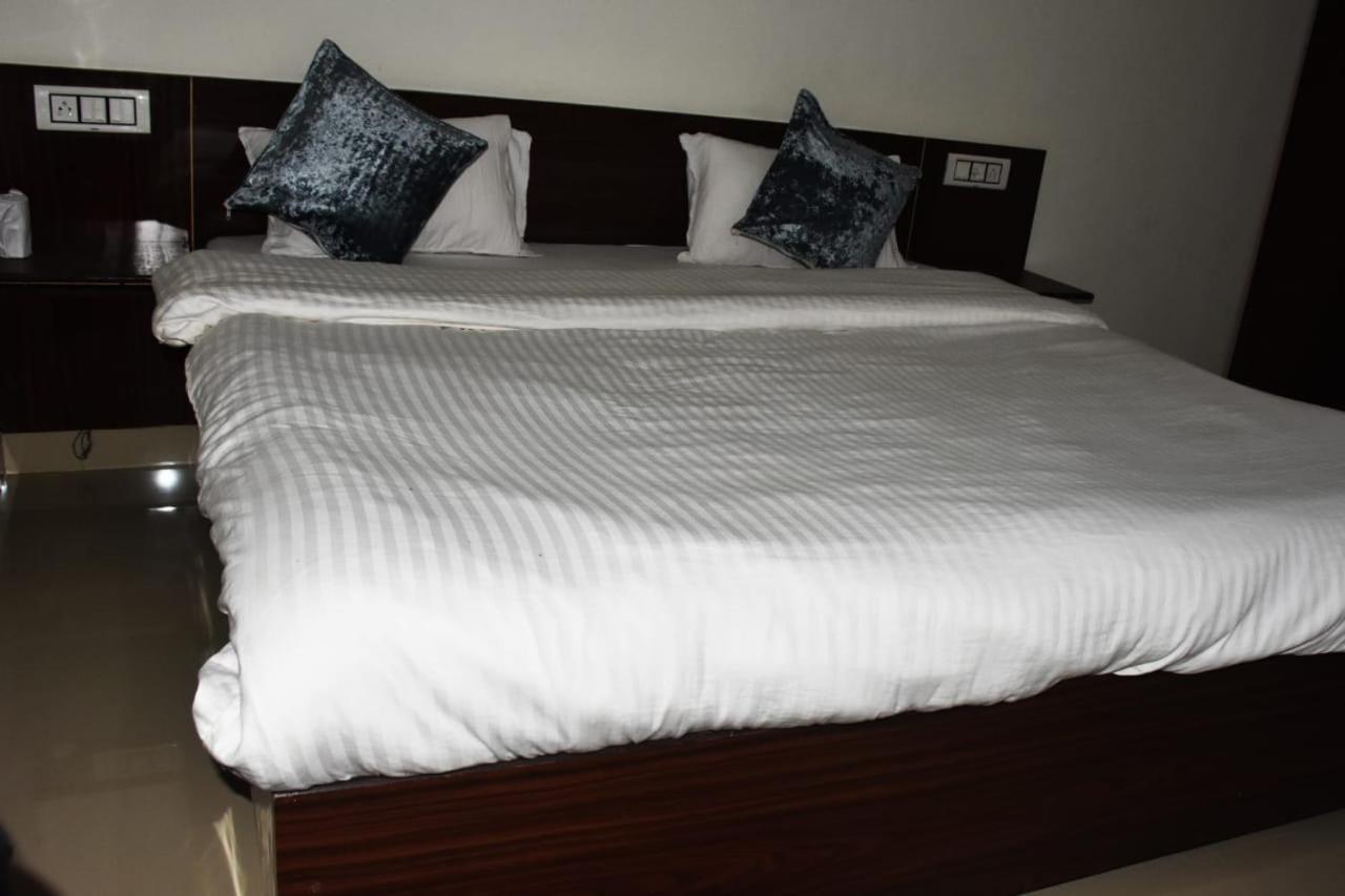 Corbett Bhavesh Home Stay Jhirna Exterior photo